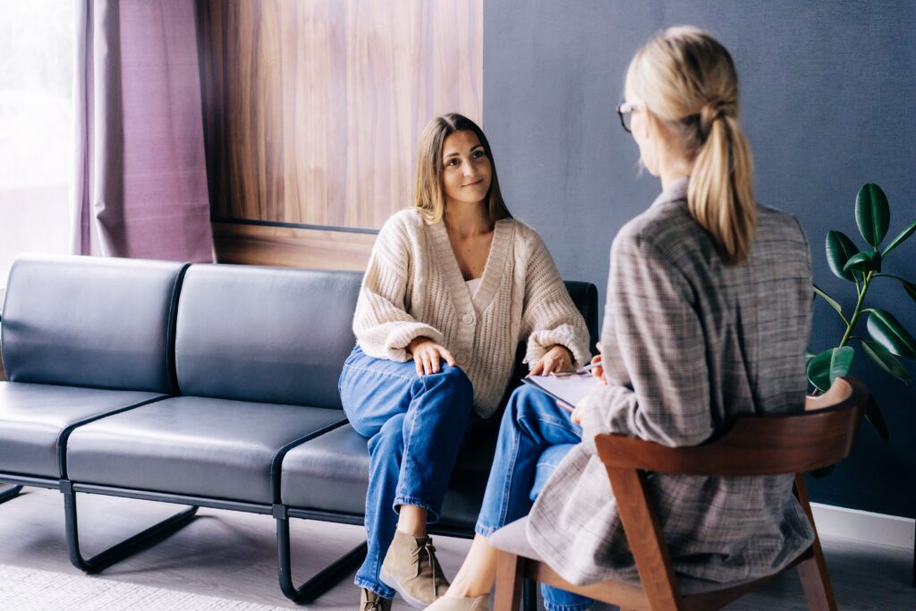 A woman enjoying an individual therapy session during benzodiazepine detox in Orange County.